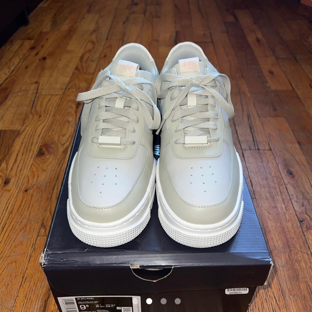 Nike Air Force 1 Pixel